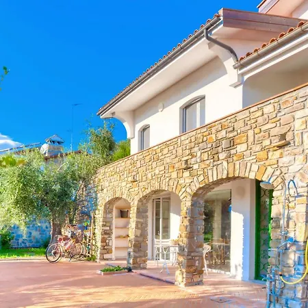 Monade 37 * Ντιάνο Μαρίνα